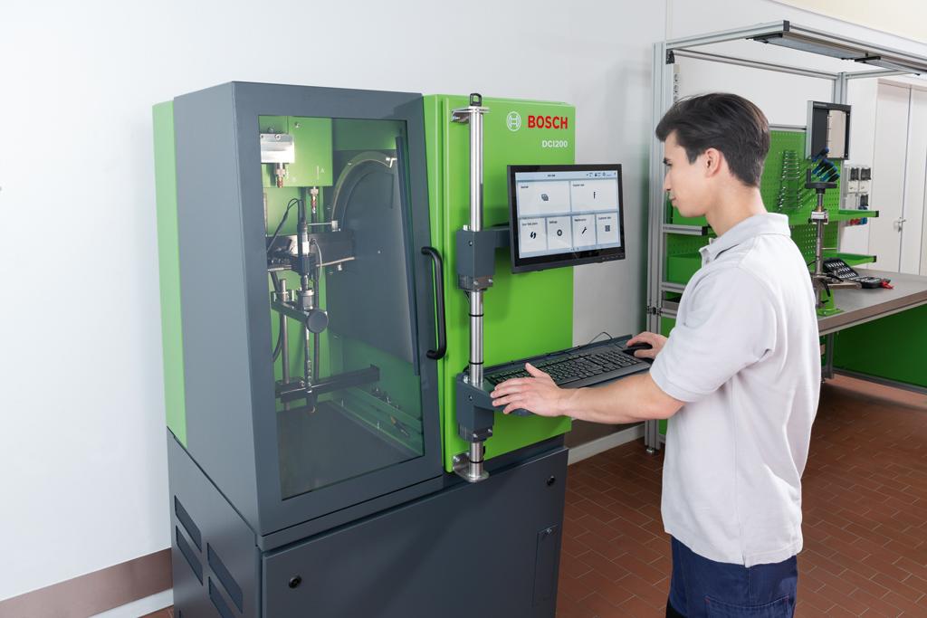 Reference image: well-known competitor's diagnostic equipment for comparison